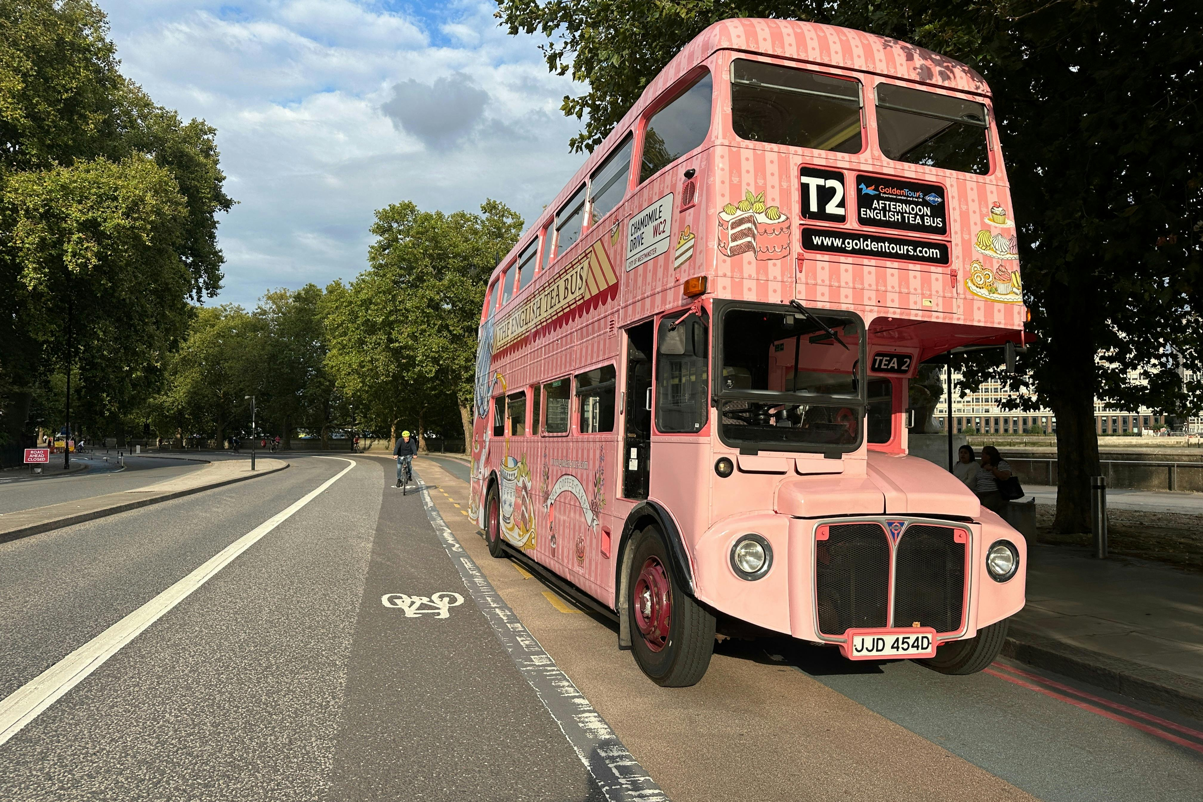 London: Bus Tour + Afternoon Tea - Photo 1 of 3